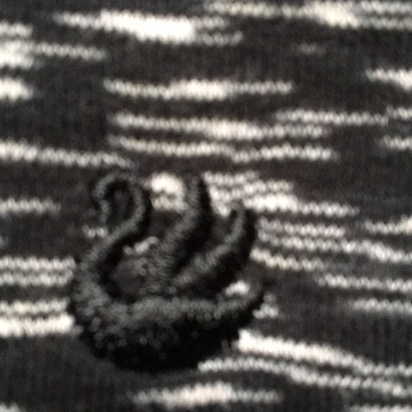 Gloria Vanderbilt T-shirt - Picture 8 of 8